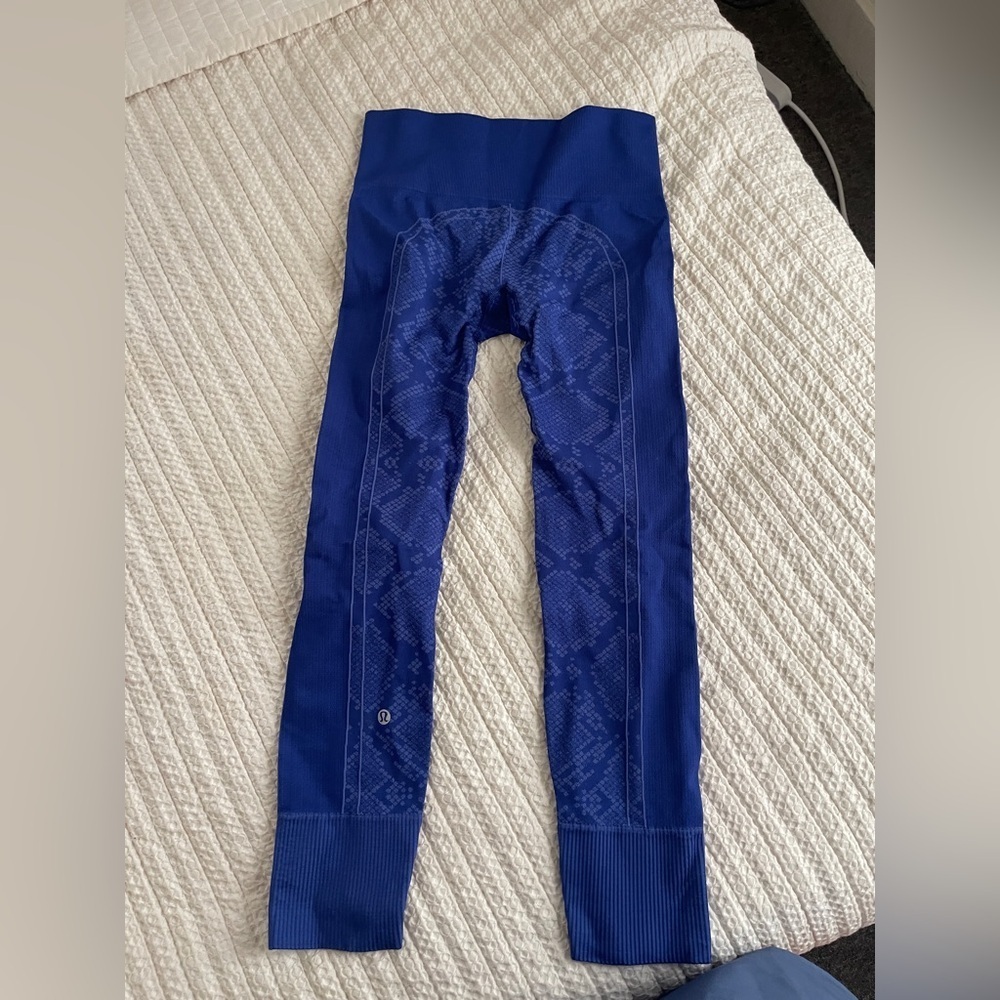 Lululemon Ebb To Street Pants Womens Heather Sapphire Blue Seamless Snakeskin
